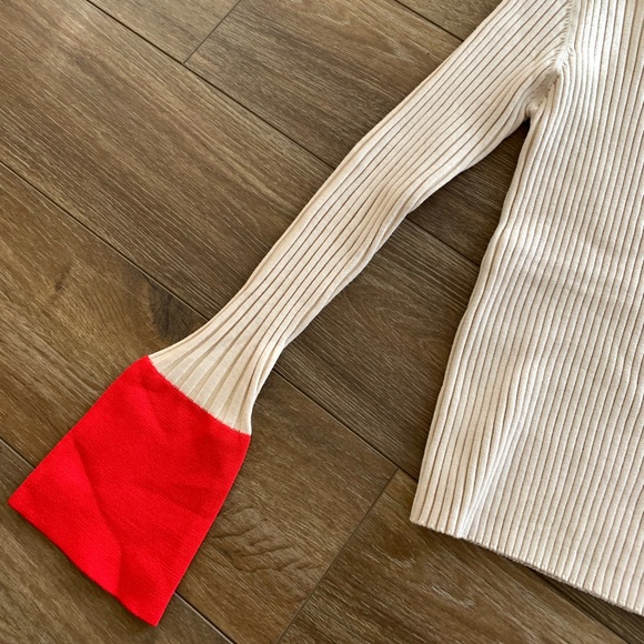 Edition10 Contrast Colored Bell Sleeved Sweater - Picture 6 of 8